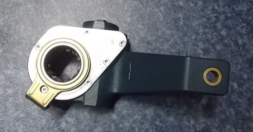 Automatic adjustment arm of the rear right