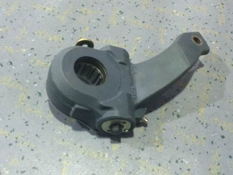 Front left automatic adjustment arm