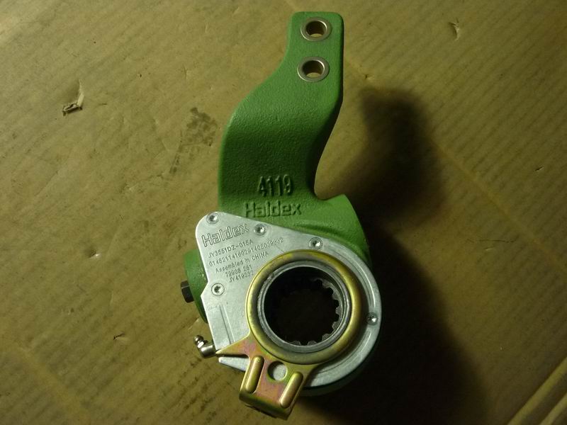 Рычаг регулировки переднего правого тормозного зазора