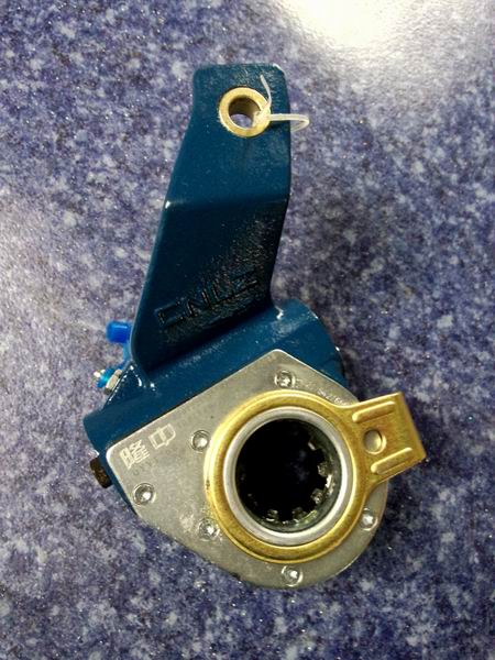 Front right automatic adjustment arm