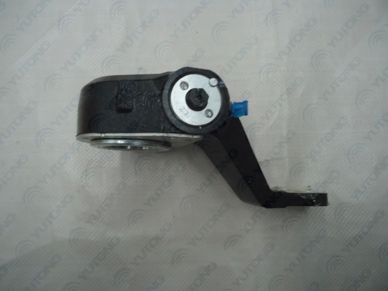 Automatic adjustment arm of the rear right
