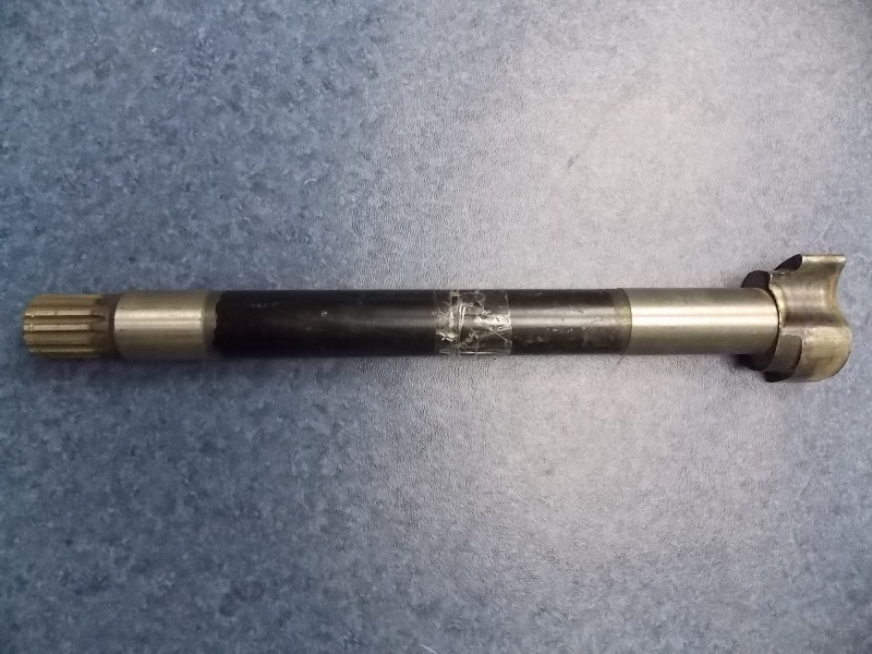 Rear brake camshaft Right