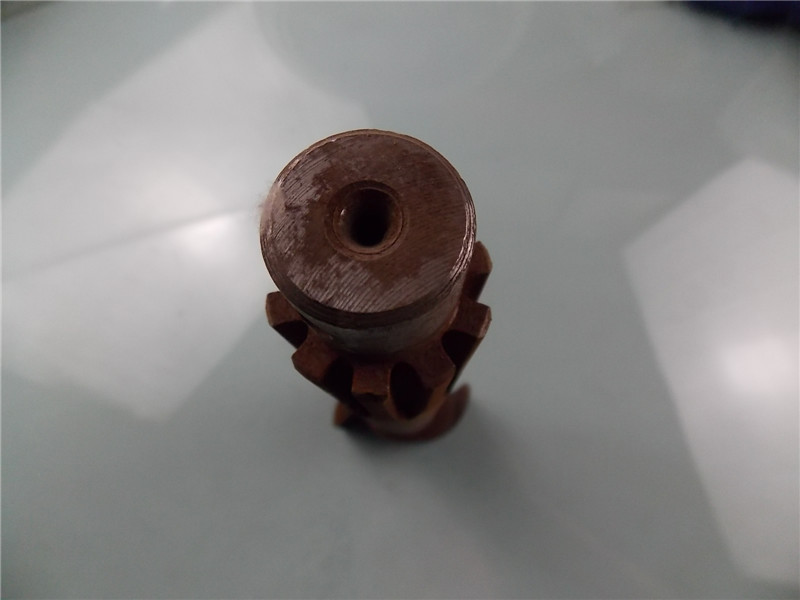 Распределительный вал передний левый; S-образный-1