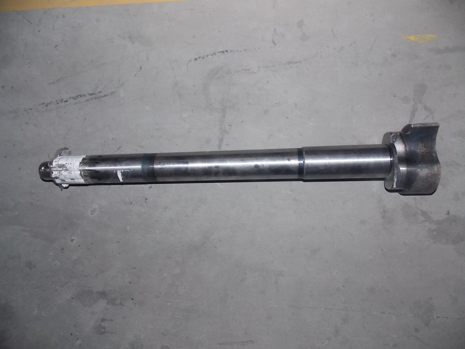 Rear right cam shaft