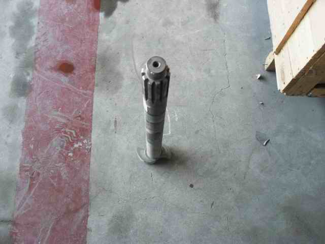 Rear right camshaft; consume inventory-1