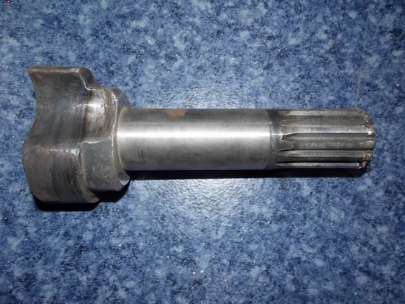 Распредвал передний левый-1