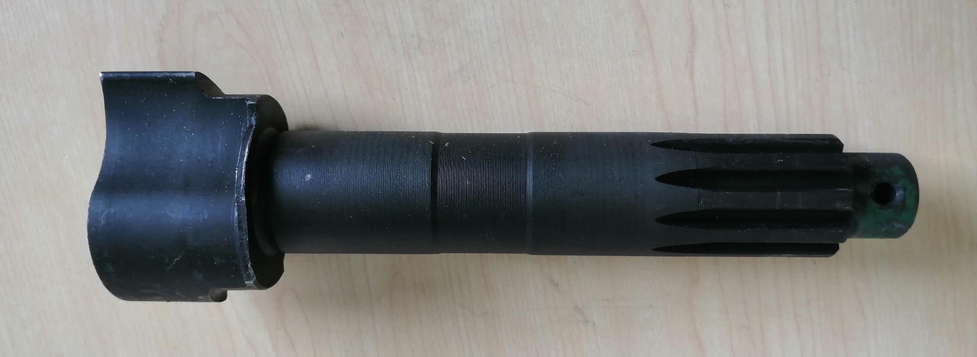 Распредвал передний левый; общая длина 238 ; длина головы 48 ; длина полюса 190