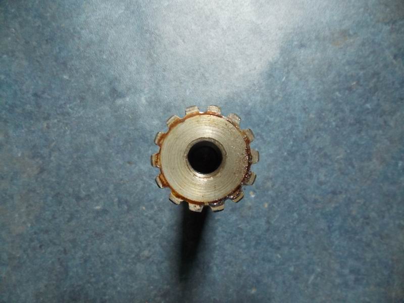 Front right camshaft; threaded hole-2