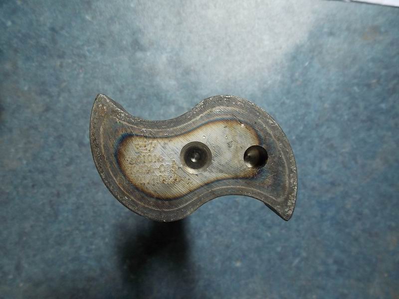 Front left camshaft; threaded hole-1