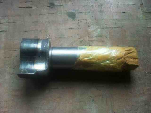 Front right camshaft; spline 14 teeth