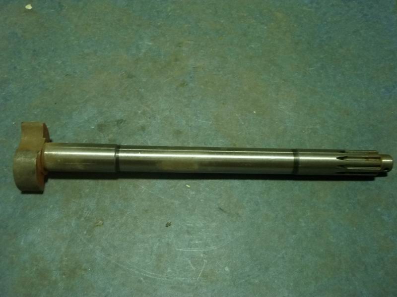 Rear left cam shaft