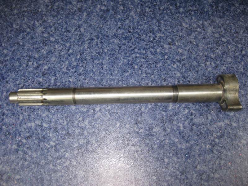 Rear left cam shaft