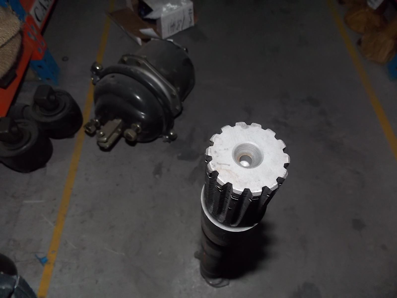 Rear left cam shaft-1