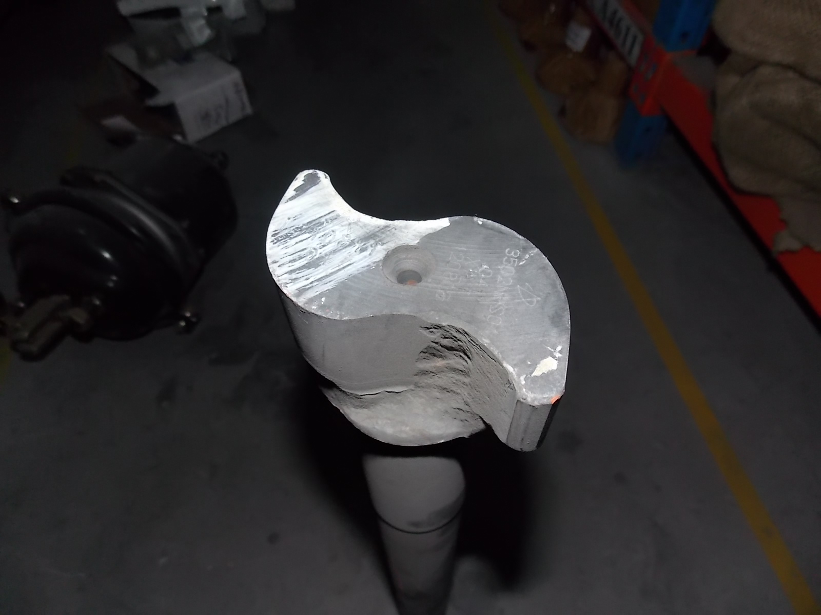 Rear left cam shaft-2