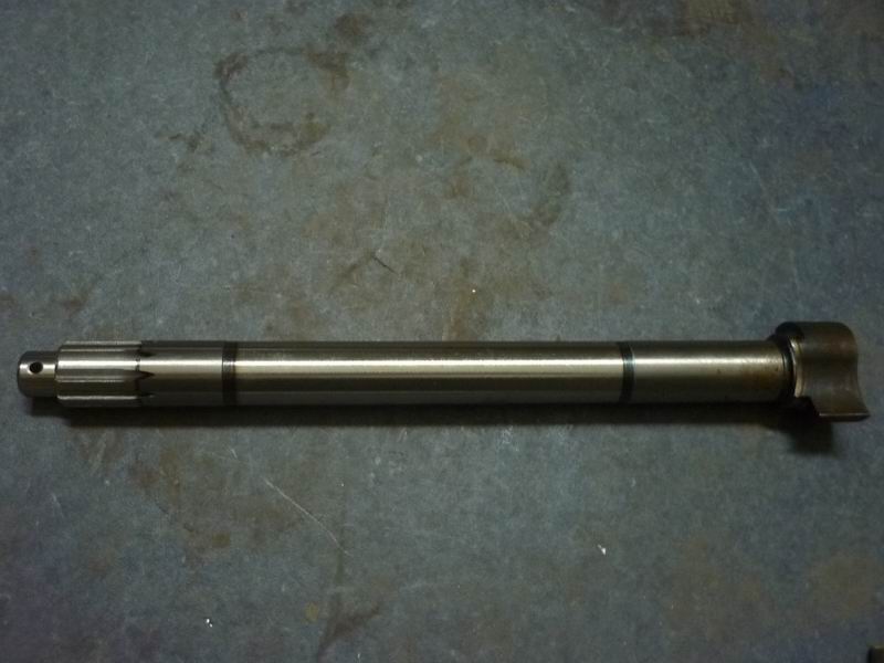 Rear brake camshaft-left