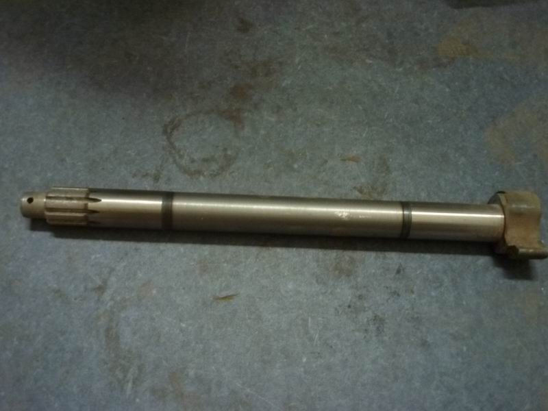 Rear brake camshaft-right