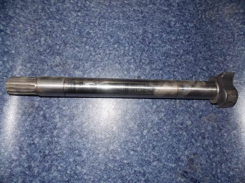 Rear right brake cam shaft