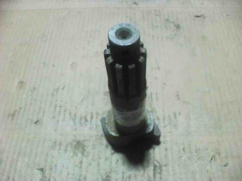 Front brake camshaft-right