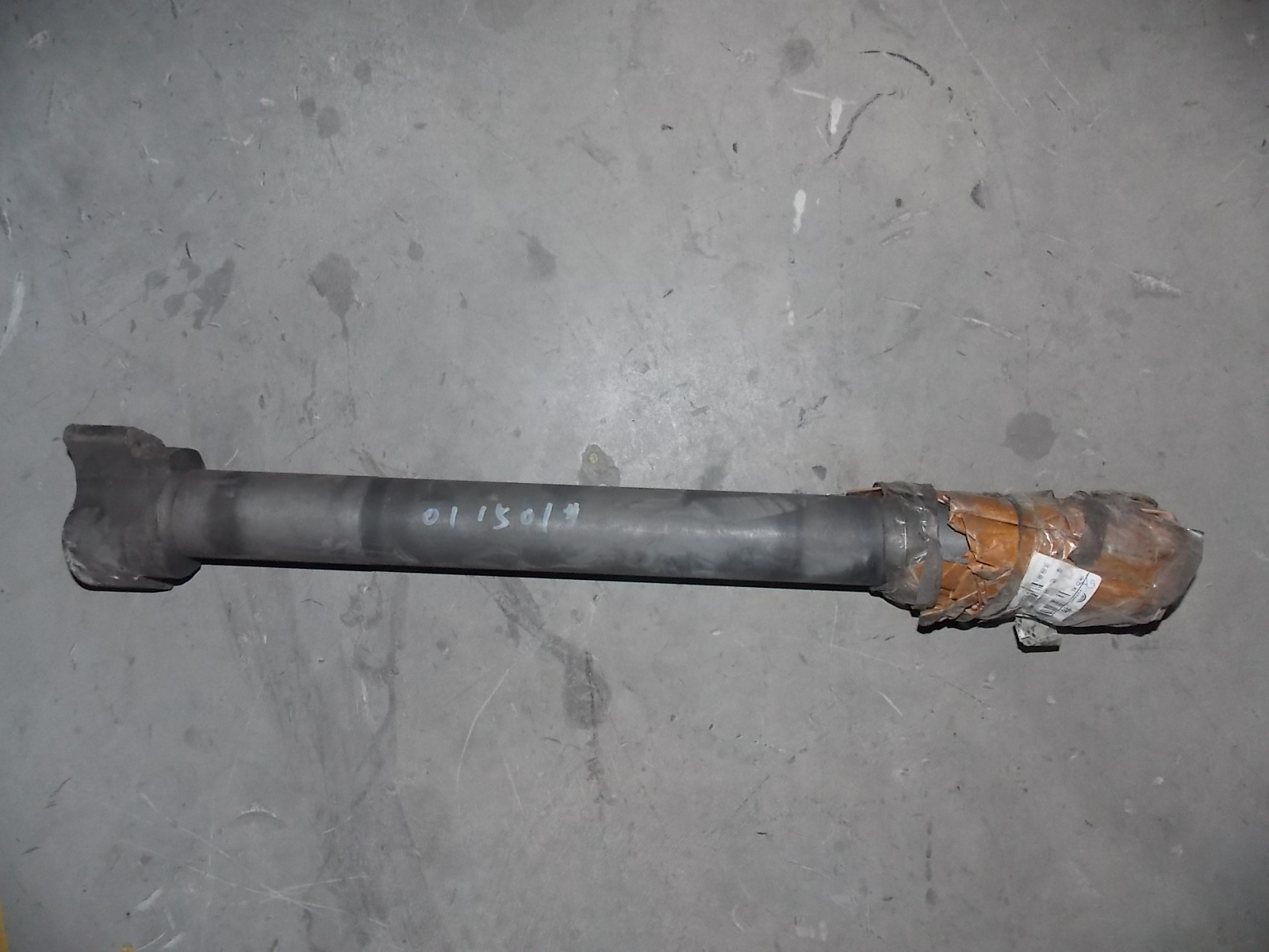 Rear left cam shaft