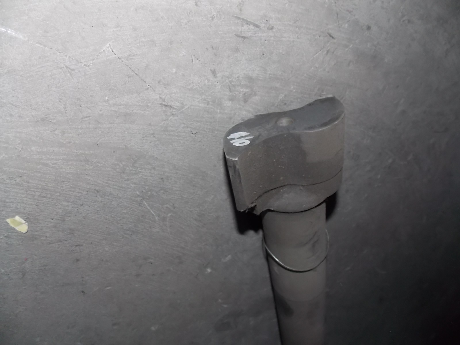 Rear right cam shaft-1