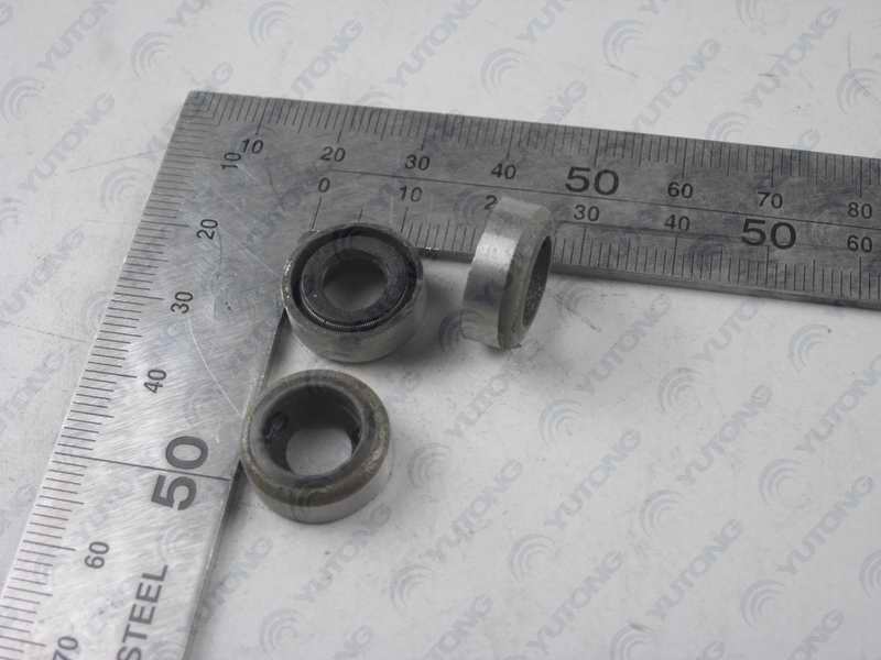 Odometer oil seal assembly