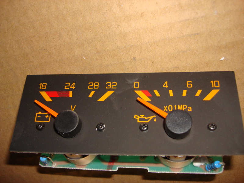 Oil pressure voltmeter (ZB248Q1) 6739D-2