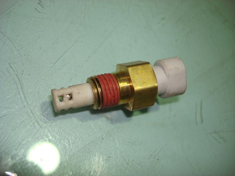 Датчик температуры на впуске-1