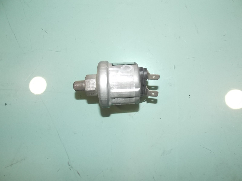 Oil pressure sensor