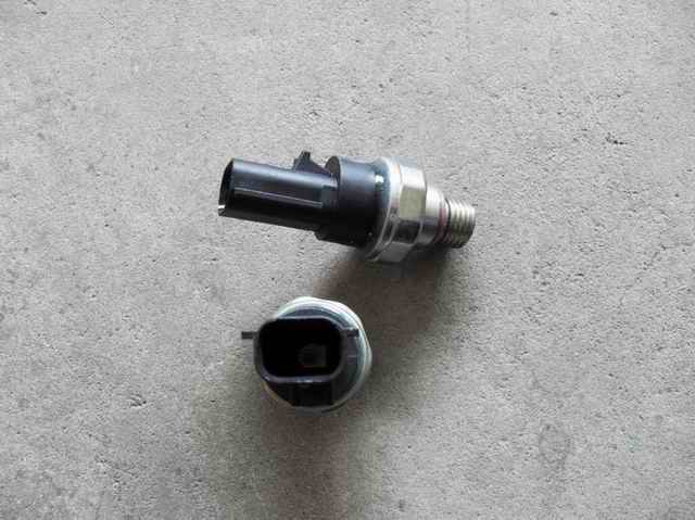Oil pressure sensor
