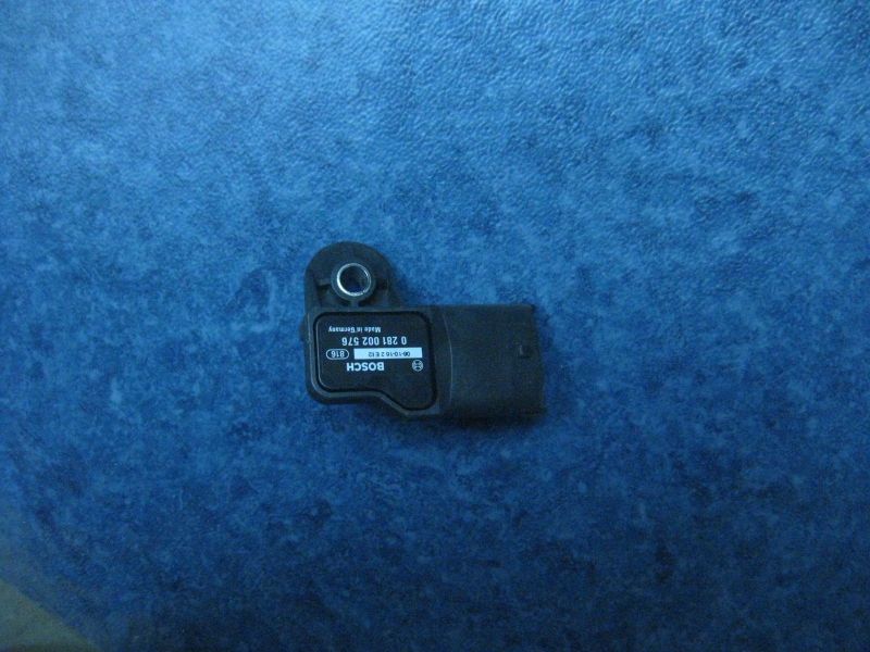 Датчик температуры давления на впуске-1