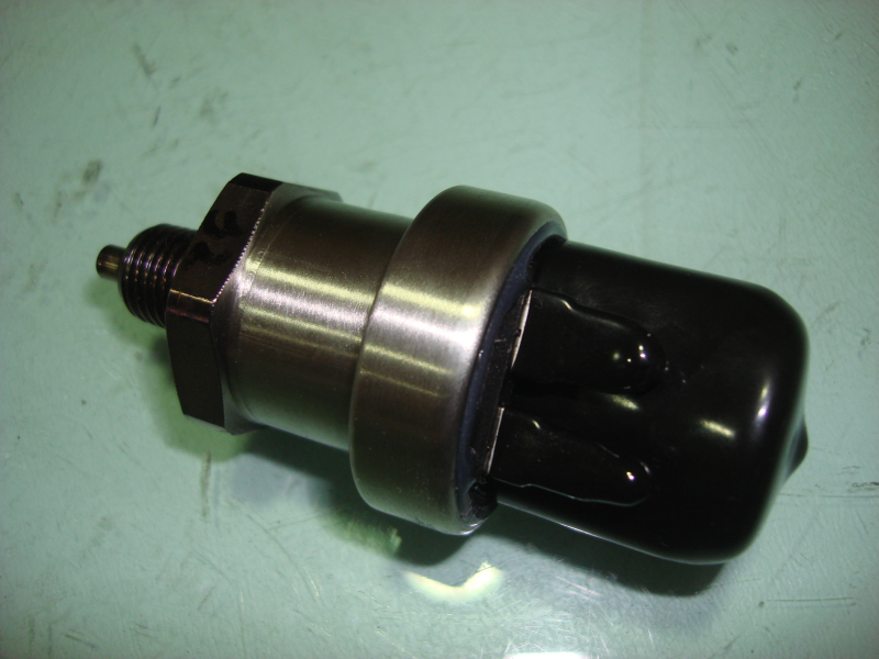 Датчик температуры давления масла; можно заменить на 3611-00218