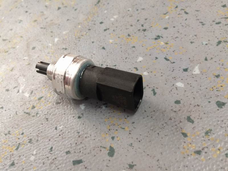 Natural gas temperature pressure sensor