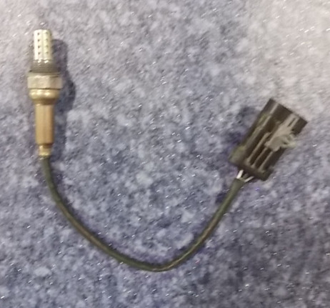 Oxygen sensor assembly