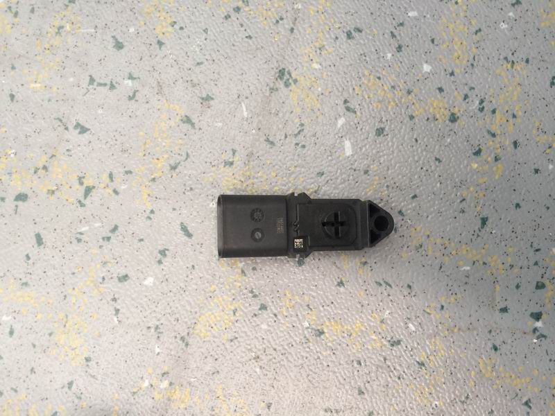 Intake pressure sensor