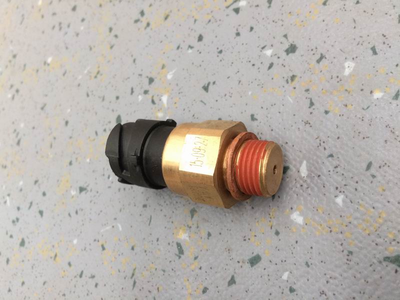 Oil pressure sensor; can be replaced by 3611-00586-1