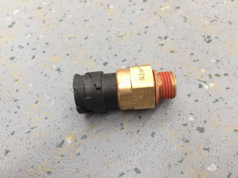 Oil pressure sensor; can be replaced by 3611-00586-2