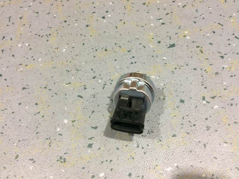 Oil pressure temperature sensor; can be replaced by 3611-00218