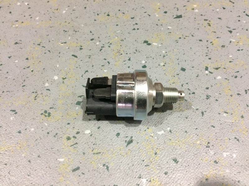 Oil pressure temperature sensor; can be replaced by 3611-00218-1