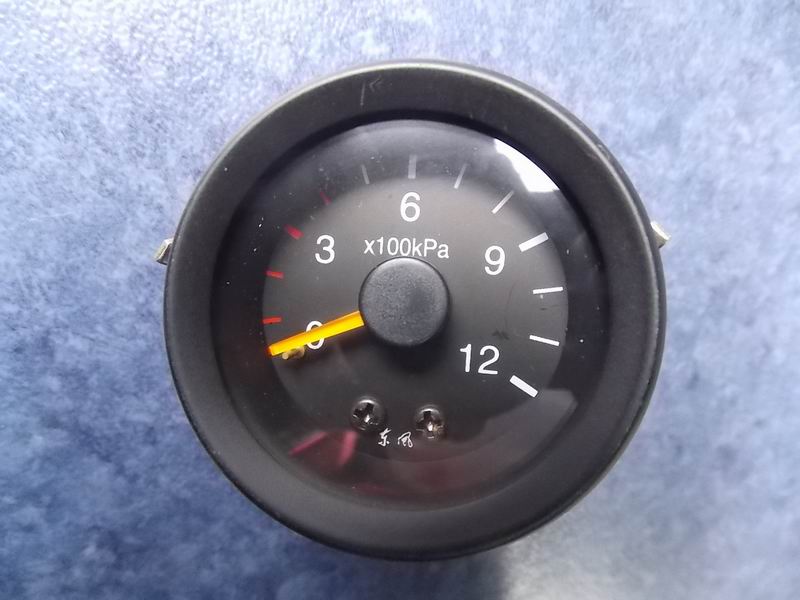 D pressure gauge-1