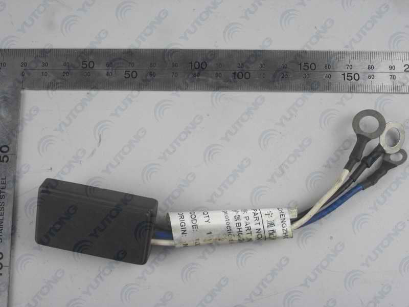 D Circuit Protector BHQ2402E (Generator)-1