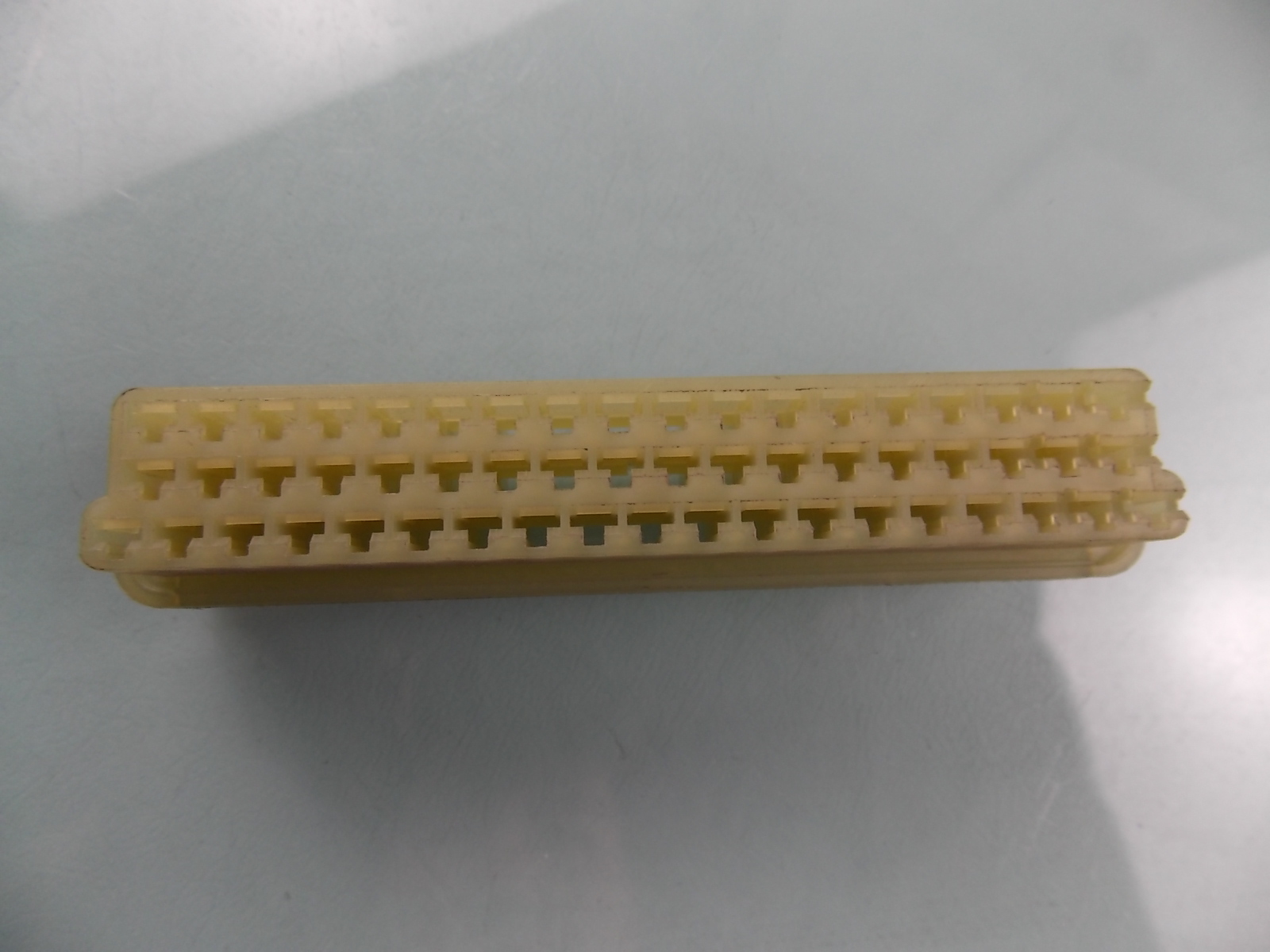 EDC connector housing-1