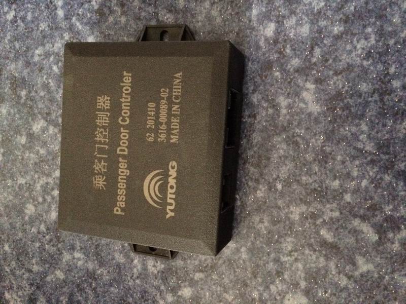 Контроллер пассажирской двери, 4 двери, индикаторы состояния и выходы