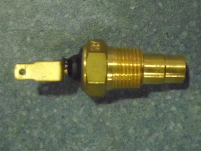 D D Water temperature sensor WG2271A1, Z3/8, no alarm