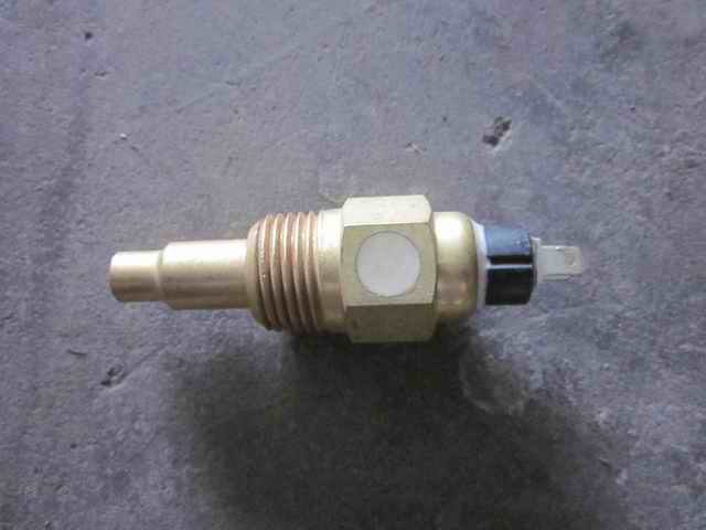 Датчик температуры воды в сборе; потреблять инвентарь