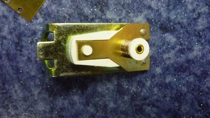 Moving contact assembly