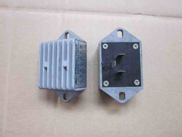 Автомобильный регулятор напряжения FTD 242-1500W Внешнее заземление, 24V