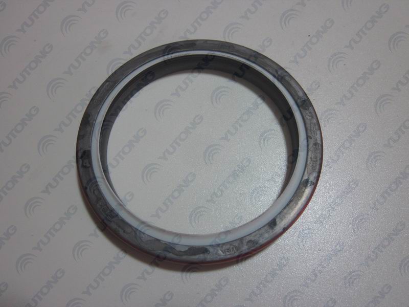 Front end cap oil seal