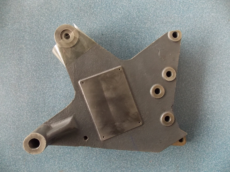 Generator bracket; interchangeable with 3701-00445-1