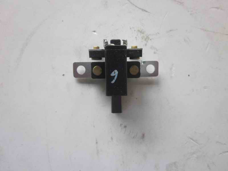 Generator brush assembly