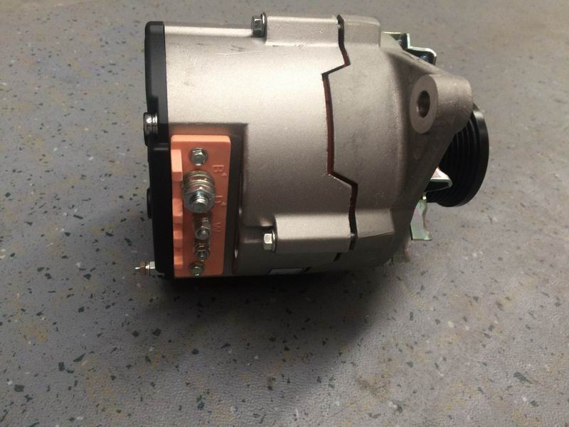 Generator AVE2715D2 28V 70A 8PK φ63.5-3
